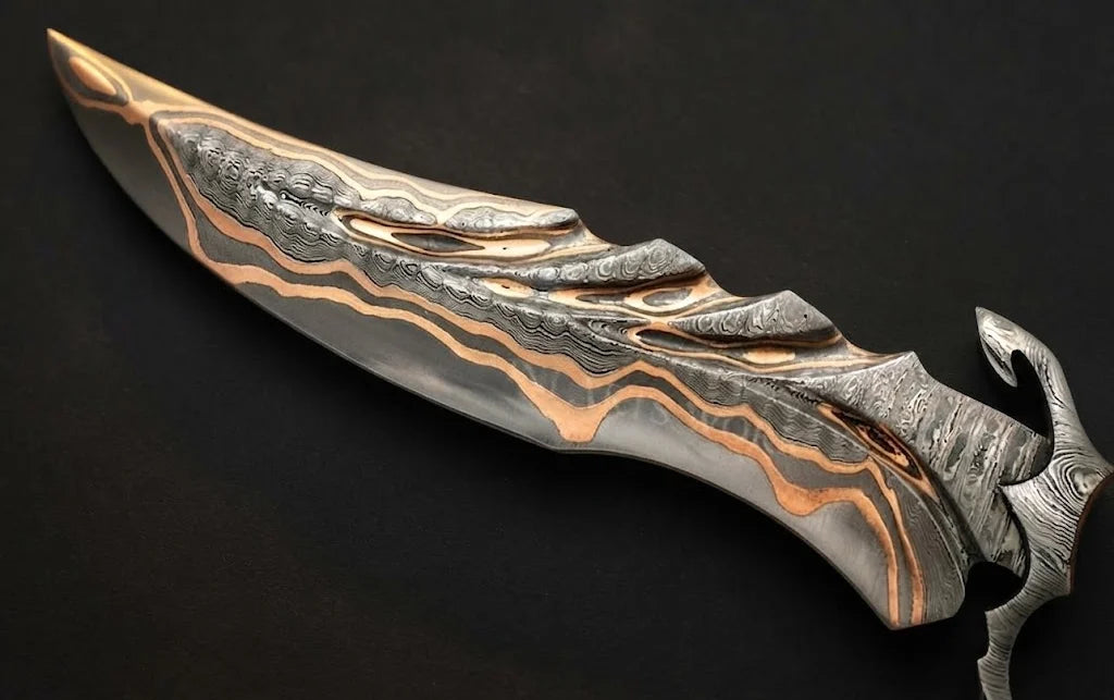 A close-up studio shot of a handmade Damascus steel fantasy dagger featuring intricate copper layers, a heavily textured spine, and a curved blade profile on a dark background